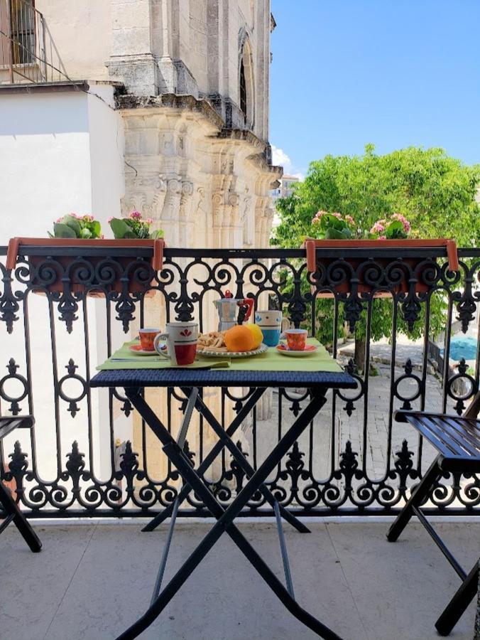 Casa Santa Chiara - Affitti Brevi Italia Lägenhet Monte SantʼAngelo Exteriör bild