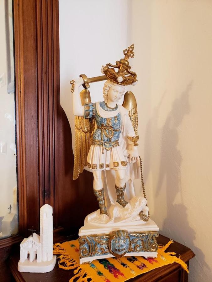 Casa Santa Chiara - Affitti Brevi Italia Lägenhet Monte SantʼAngelo Exteriör bild