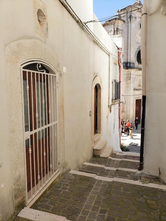 Casa Santa Chiara - Affitti Brevi Italia Lägenhet Monte SantʼAngelo Exteriör bild